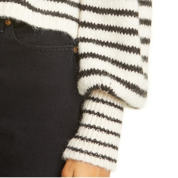 Elara Strip Crop Sweater | Eleven Six​ - Picture 5 of 6